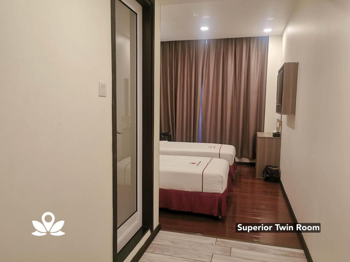 Zen Rooms Ambassador Residence Bintulu Exterior foto